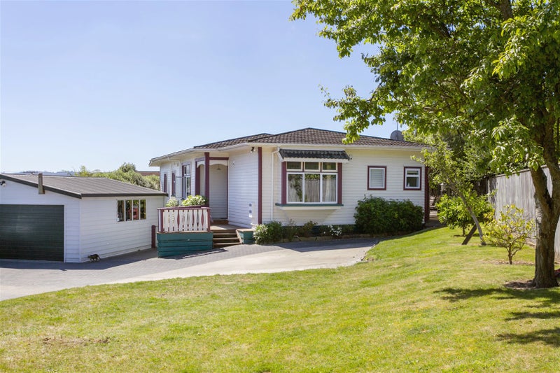 124 Gillies Avenue, Taupo - Carousel 1