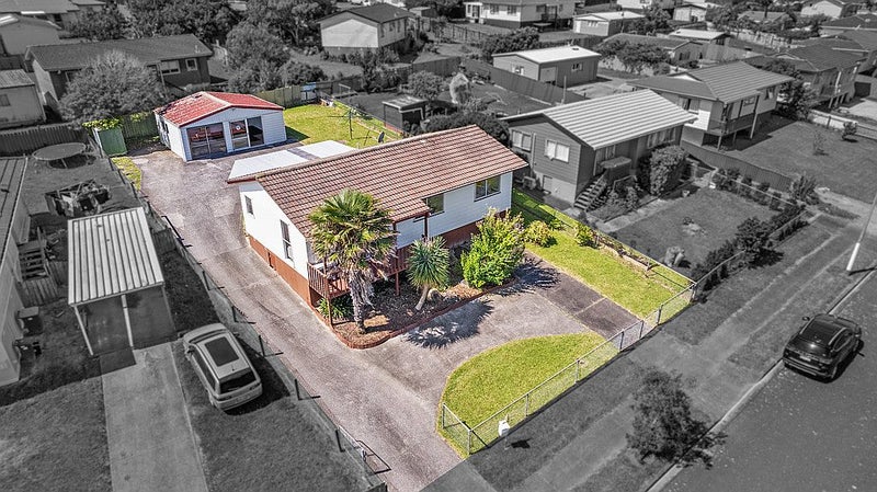 15 Palermo Place, Clover Park, Auckland - Carousel 1