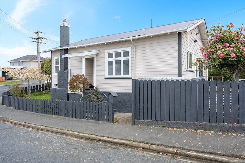 1 Renfrew Street, Balaclava, Dunedin - Carousel 1