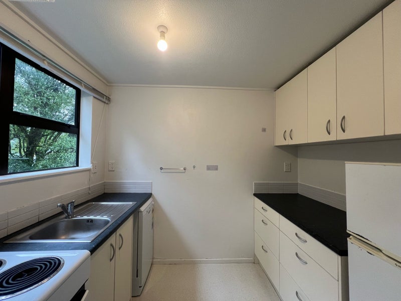 87 Salford Street, Newlands, Wellington - Carousel 1