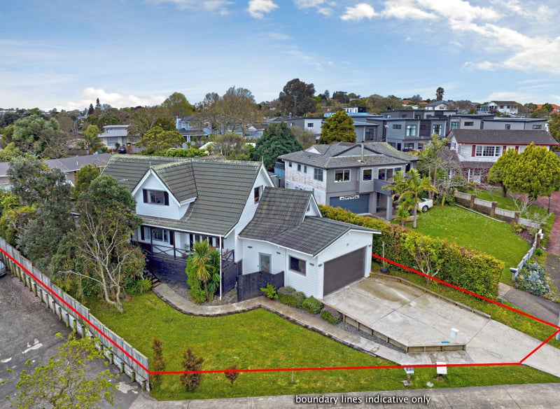 10 Diosma Place, Botany Downs, Auckland - Carousel 1