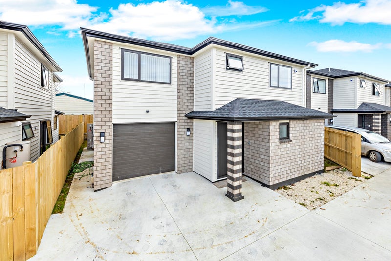 2/7 WAIARI RD, CONIFER GROVE, Auckland - Carousel 2