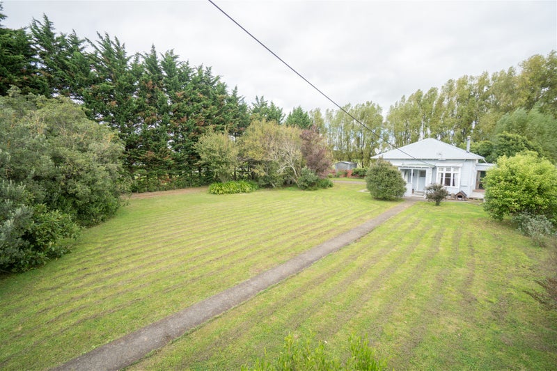893 Milson Line, Newbury, Feilding - Carousel 24