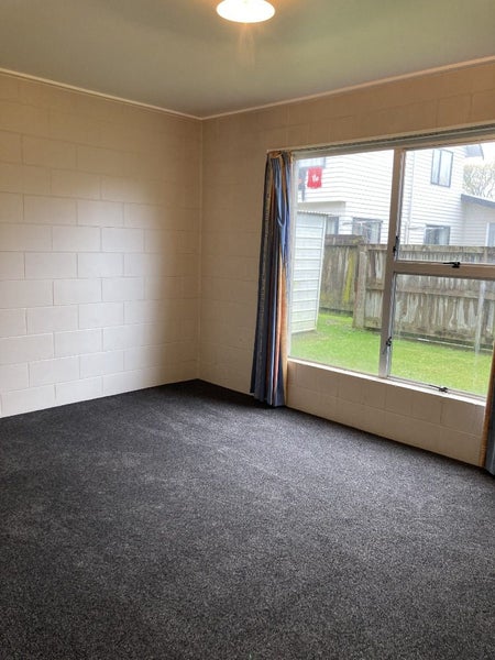 2D Tralee Place, Hillcrest, Hamilton - Carousel 2