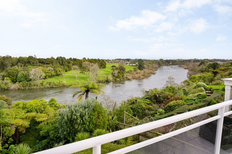 33 Munro Place, Flagstaff, Hamilton - Carousel 2