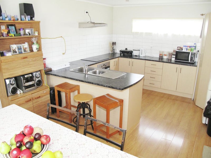 3A Martin Place, Kelston, Auckland - Carousel 1