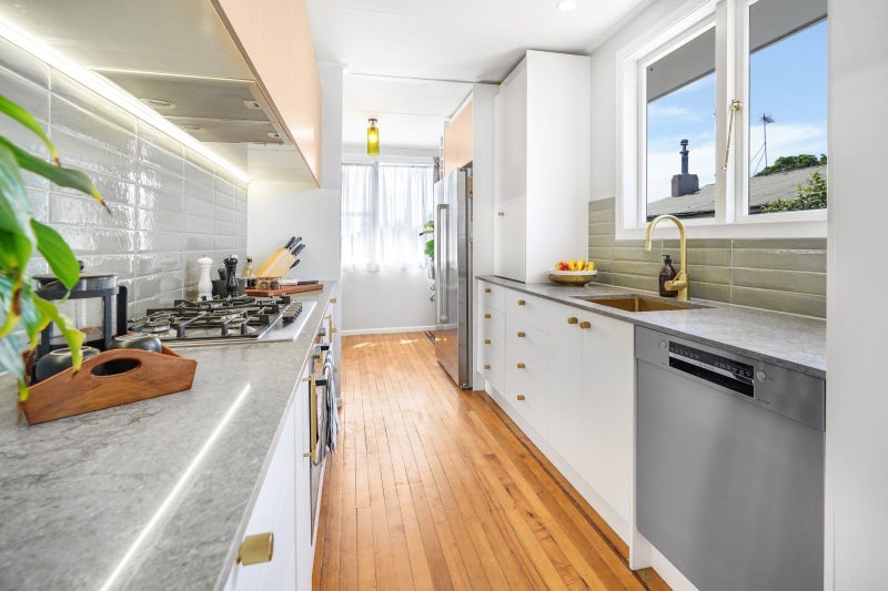 13 Northolt Road, Fairview Downs, Hamilton - Carousel 2