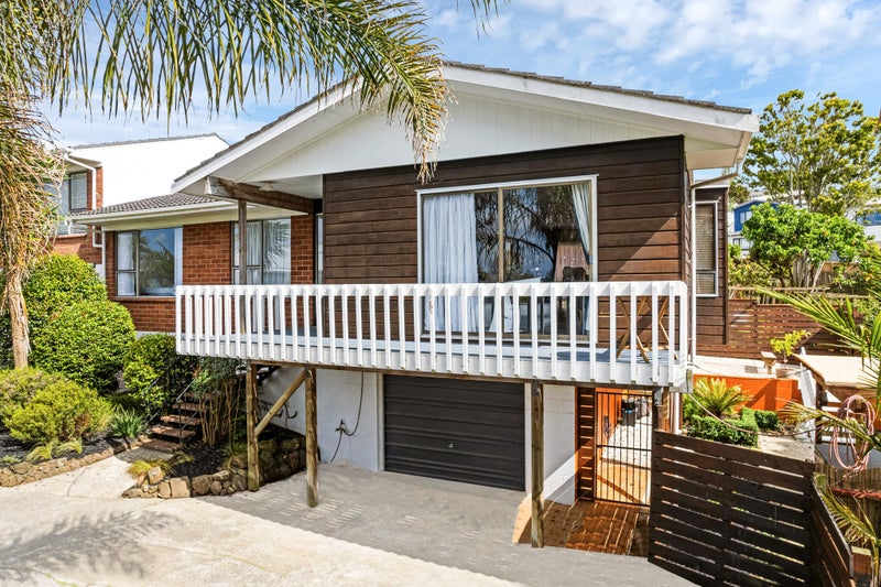 2/11 Heron Place, Pakuranga Heights, Auckland - Carousel 1