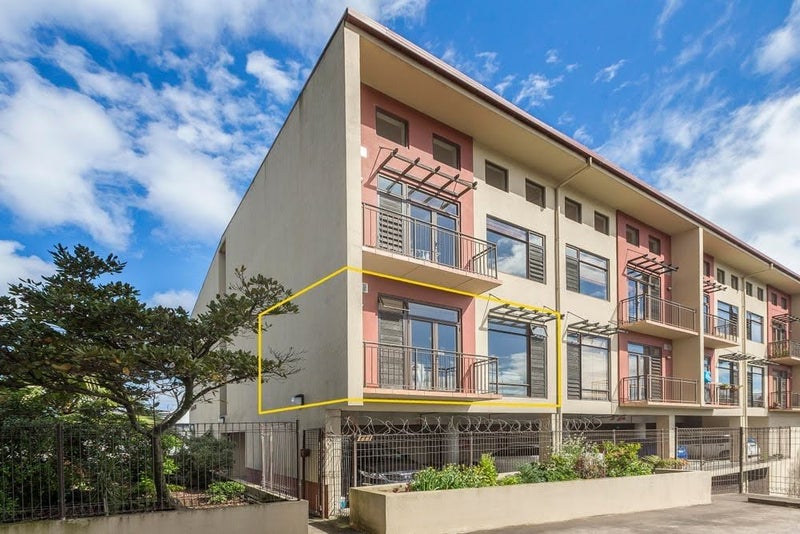 2F/5 Charlotte Street, Eden Terrace, Auckland - Carousel 2