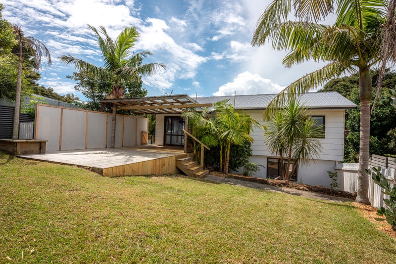 41 Hauraki Road, Oneroa, Waiheke Island - Carousel 1