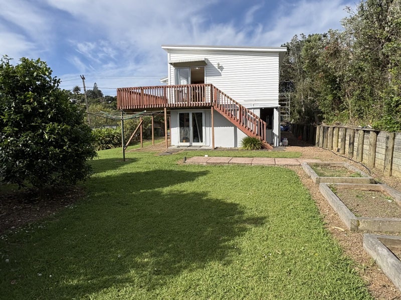26 Alison Road, Surfdale, Waiheke Island - Carousel 2