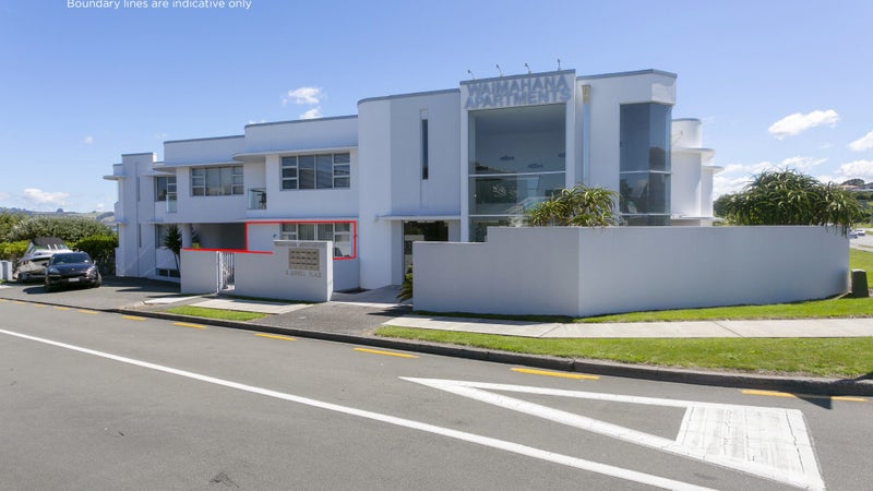 2 Lowell Place, Waipahihi, Taupō - Carousel 1