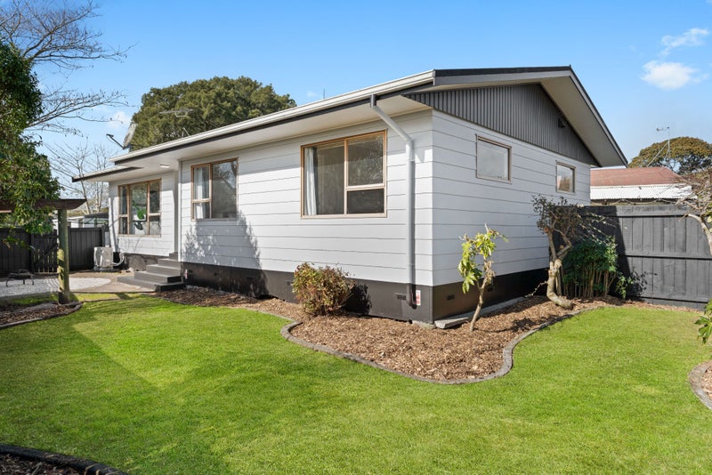 12 Coventry Road, Melville, Hamilton - Carousel 1