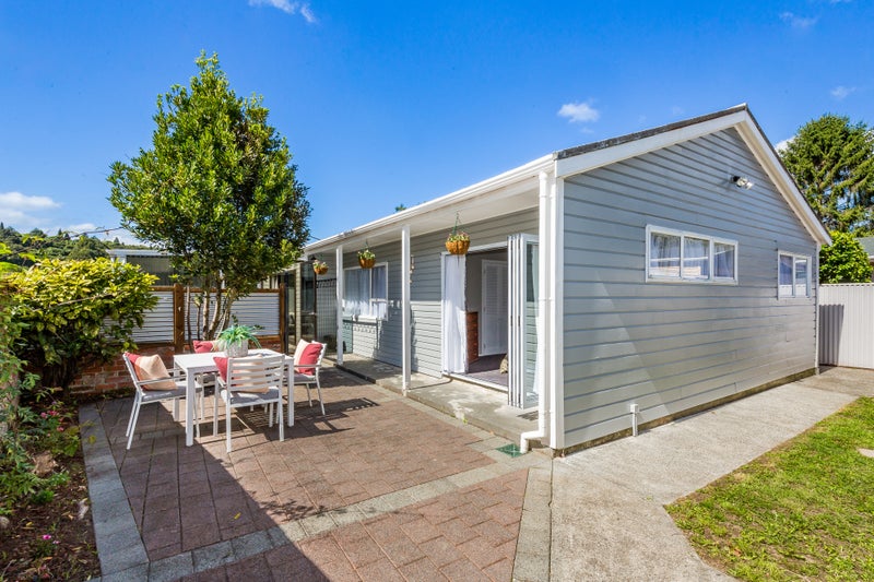 20 Gemstone Drive, Birchville, Upper Hutt - Carousel 1