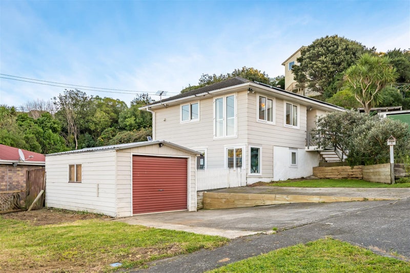 7 Arene Grove, Titahi Bay, Porirua - Carousel 1