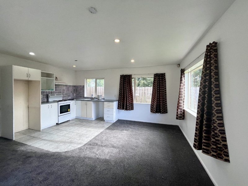 1/331 Massey Road, Mangere East, Auckland - Carousel 2