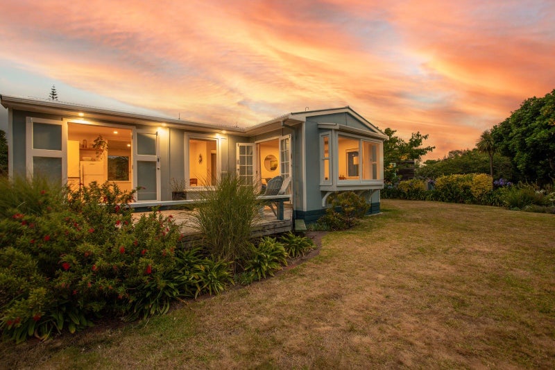 5 Tainui Street, Raumati Beach, Paraparaumu - Carousel 1