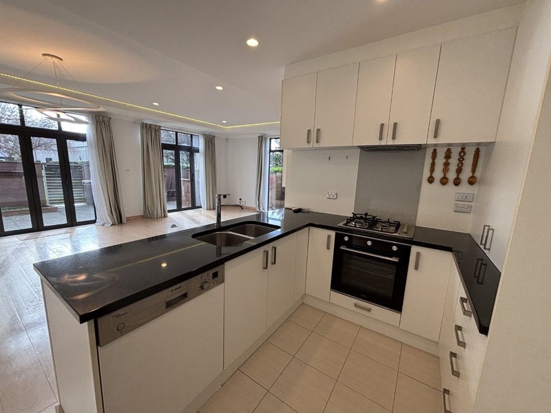 28 Country Club Terrace, Northwood, Christchurch - Carousel 2