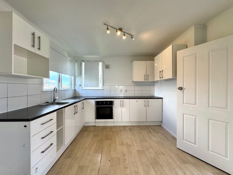 26 Courtenay Crescent, Mangere East, Auckland - Carousel 2