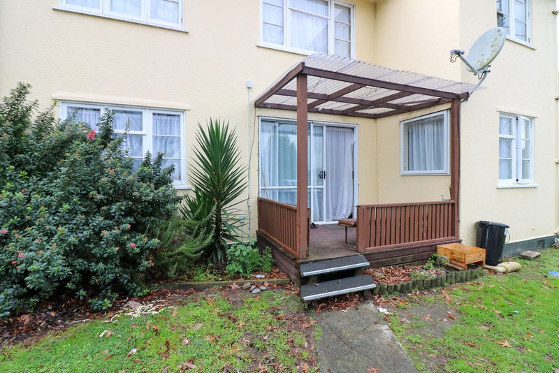 12/288 College Street, West End, Palmerston North - Carousel 1