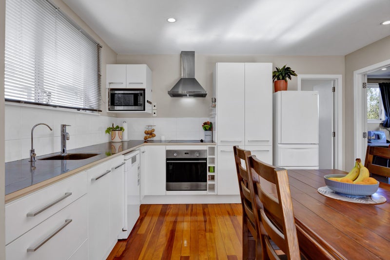 19 Blackmore Street, Lynmouth, New Plymouth - Carousel 2