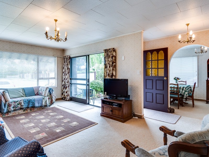 2/69 York Avenue, Tamatea, Napier - Carousel 1