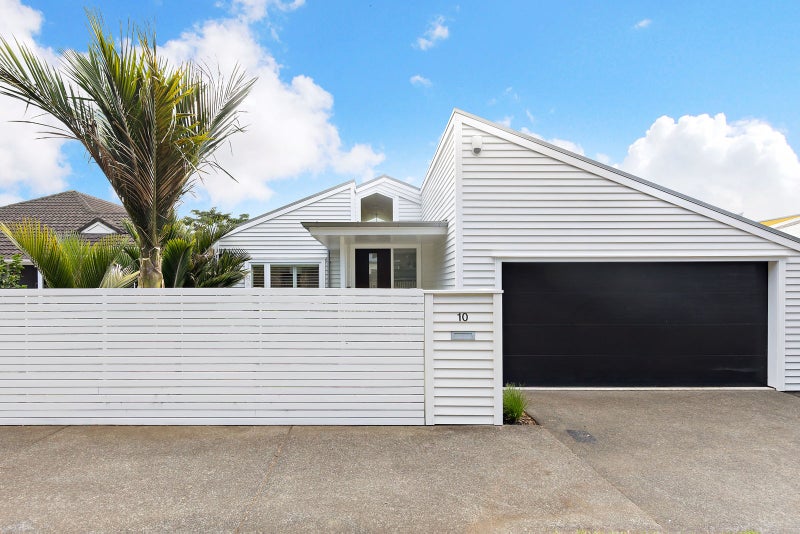 10 Te Ra Road, Point Chevalier, Auckland - Carousel 2