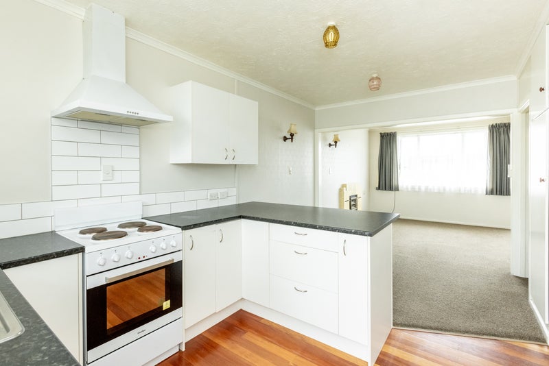 3/407 Avenue Road West, Hastings - Carousel 1