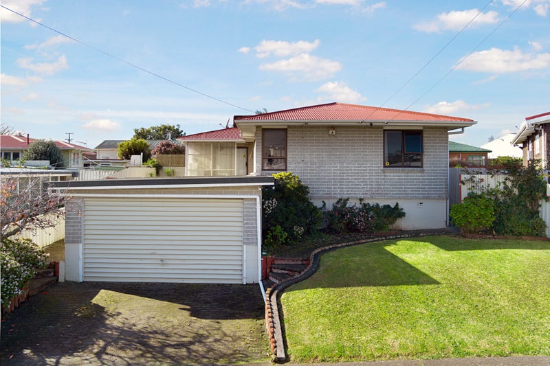 4 Falkirk Street, Blockhouse Bay, Auckland - Carousel 1