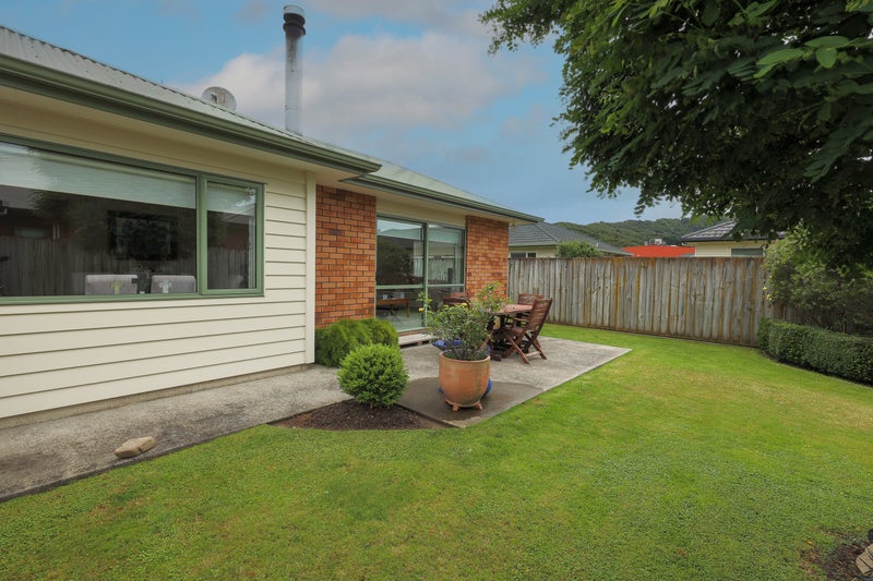 8 Woodland Grove, Wainuiomata, Lower Hutt - Carousel 2
