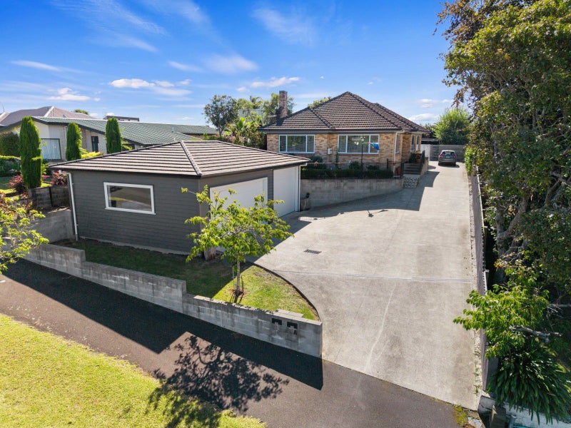 34 Hinton Avenue, Forest Lake, Hamilton - Carousel 1