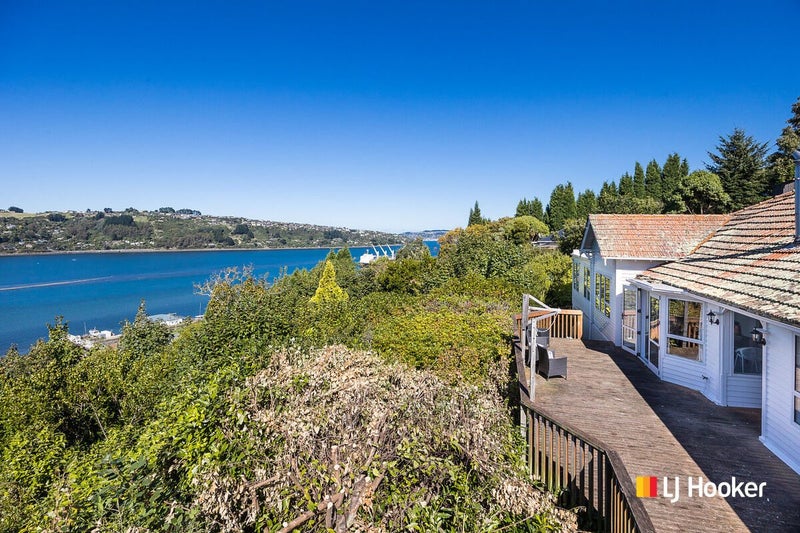 32 Adderley Terrace, Ravensbourne, Dunedin - Carousel 1