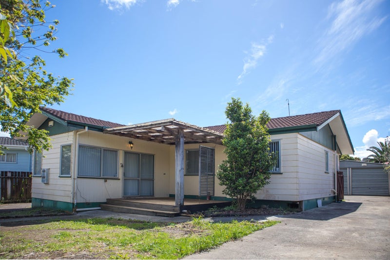 8 Styca Place, Sunnyvale, Auckland - Carousel 1