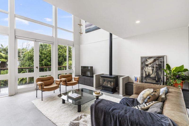 92 Parr Terrace, Castor Bay, Auckland - Carousel 1