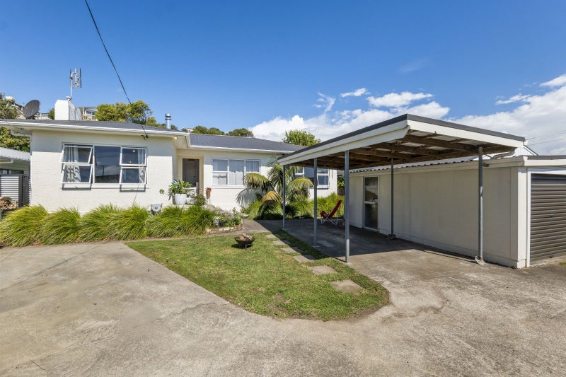 16 Rosendale Avenue, Spotswood, New Plymouth - Carousel 1