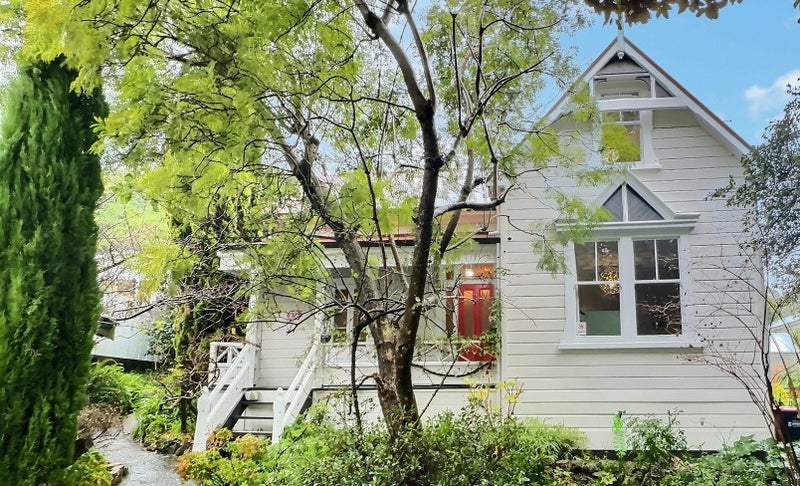 37 Milton Road, Bluff Hill, Napier - Carousel 1