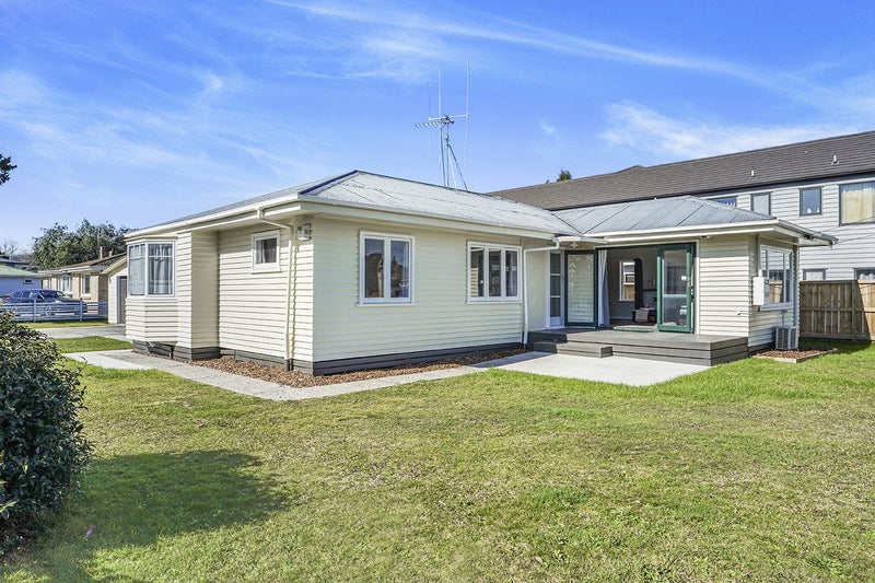 16 Cameron Road, Hamilton East, Hamilton - Carousel 1
