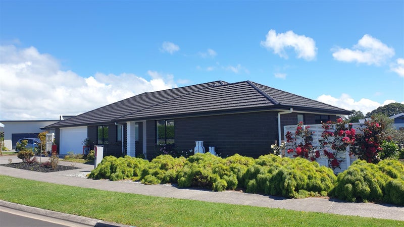 61 Links Drive, Waiwhakaiho, New Plymouth - Carousel 2