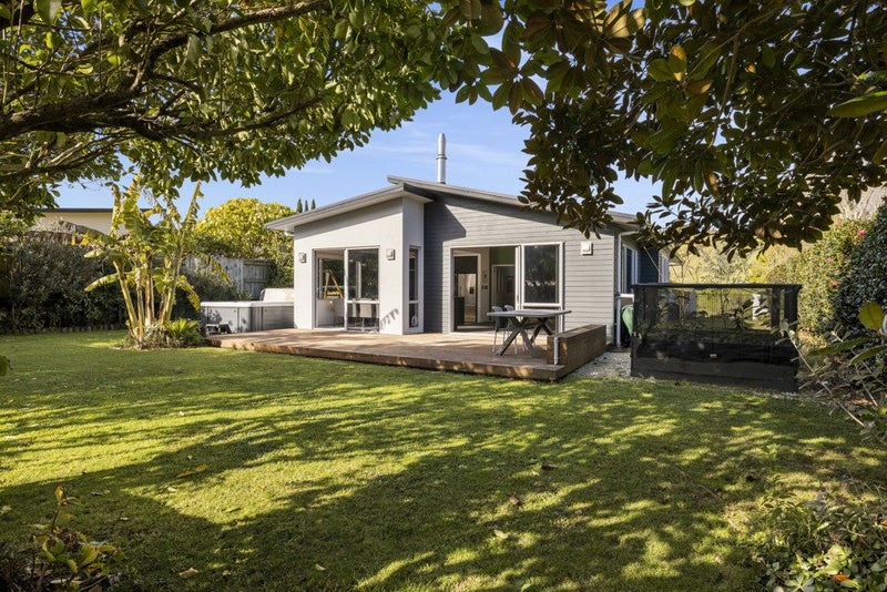 16 Eagle Street, Welcome Bay, Tauranga - Carousel 1