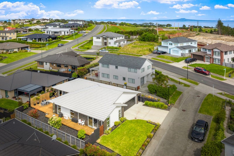 4 Kiwa Crescent, Gulf Harbour, Whangaparaoa - Carousel 1