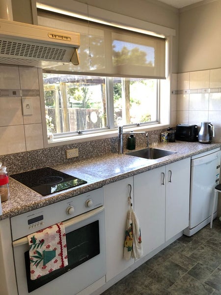 25B Sillary Street, Hamilton East, Hamilton - Carousel 2