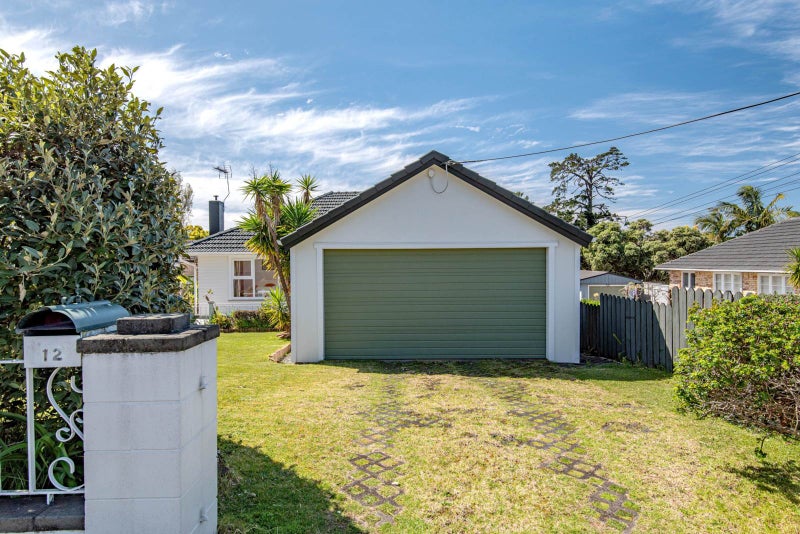 12 Ayrton Street, Te Atatu South, Auckland - Carousel 1