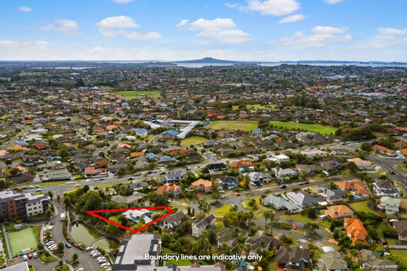 25 ARTESIA CLOSE, Shamrock Park, Auckland - Carousel 20