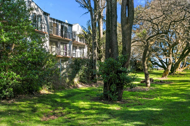 36R Eric Paton Way, Saint Johns, Auckland - Carousel 1