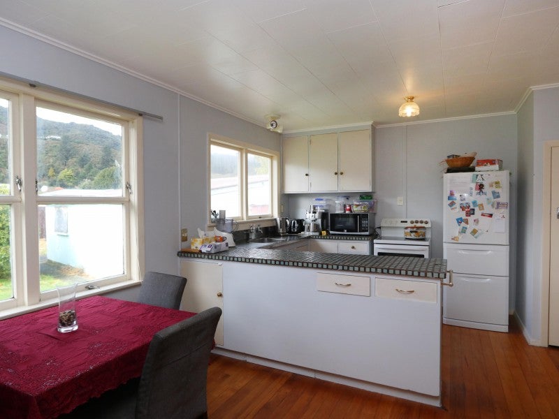53 Wood Street, Wainuiomata, Lower Hutt - Carousel 2