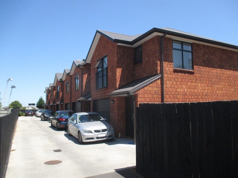 1/201 Ulster Street, Whitiora, Hamilton - Carousel 1