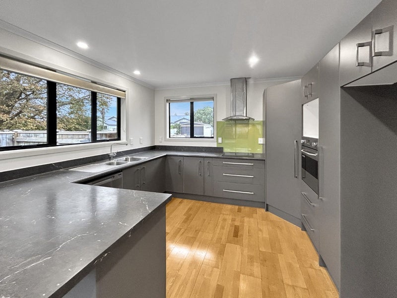3 Palm Avenue, Hokowhitu, Palmerston North - Carousel 2