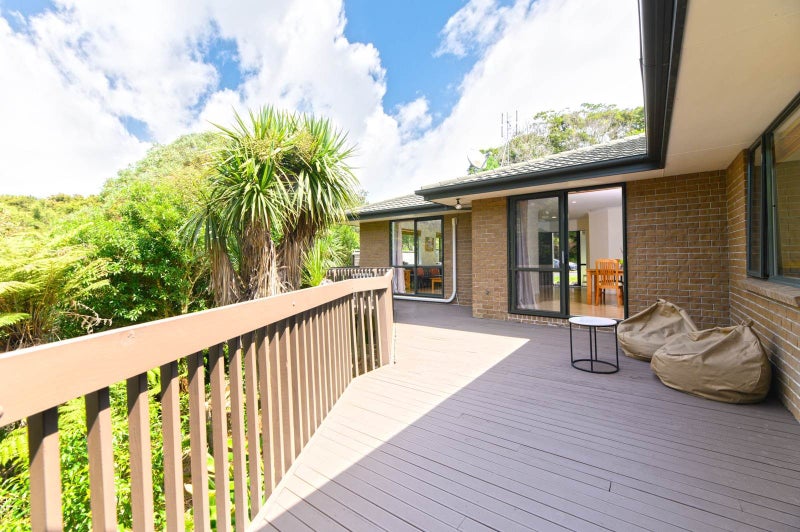 27 Woodridge Avenue, Northcross, Auckland - Carousel 2