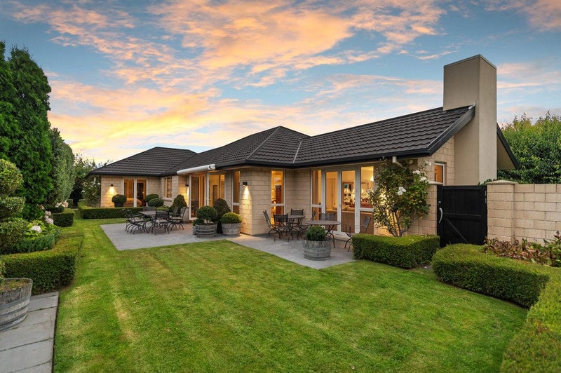 8 Lime Tree Lane, Harewood, Christchurch - Carousel 1