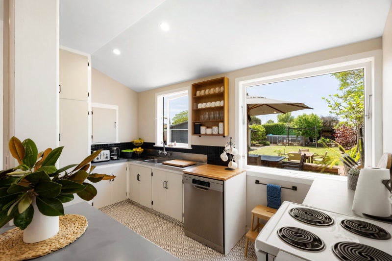 910 Dufferin Street, Akina, Hastings - Carousel 2